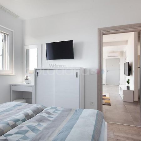 Luxury Apartment Sofia -Free Beach Parking Makarska Exterior foto