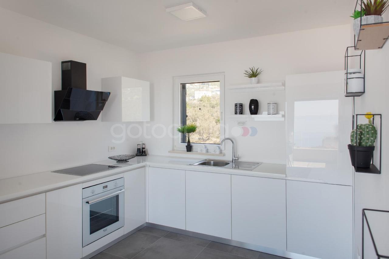Luxury Apartment Sofia -Free Beach Parking Makarska Exterior foto