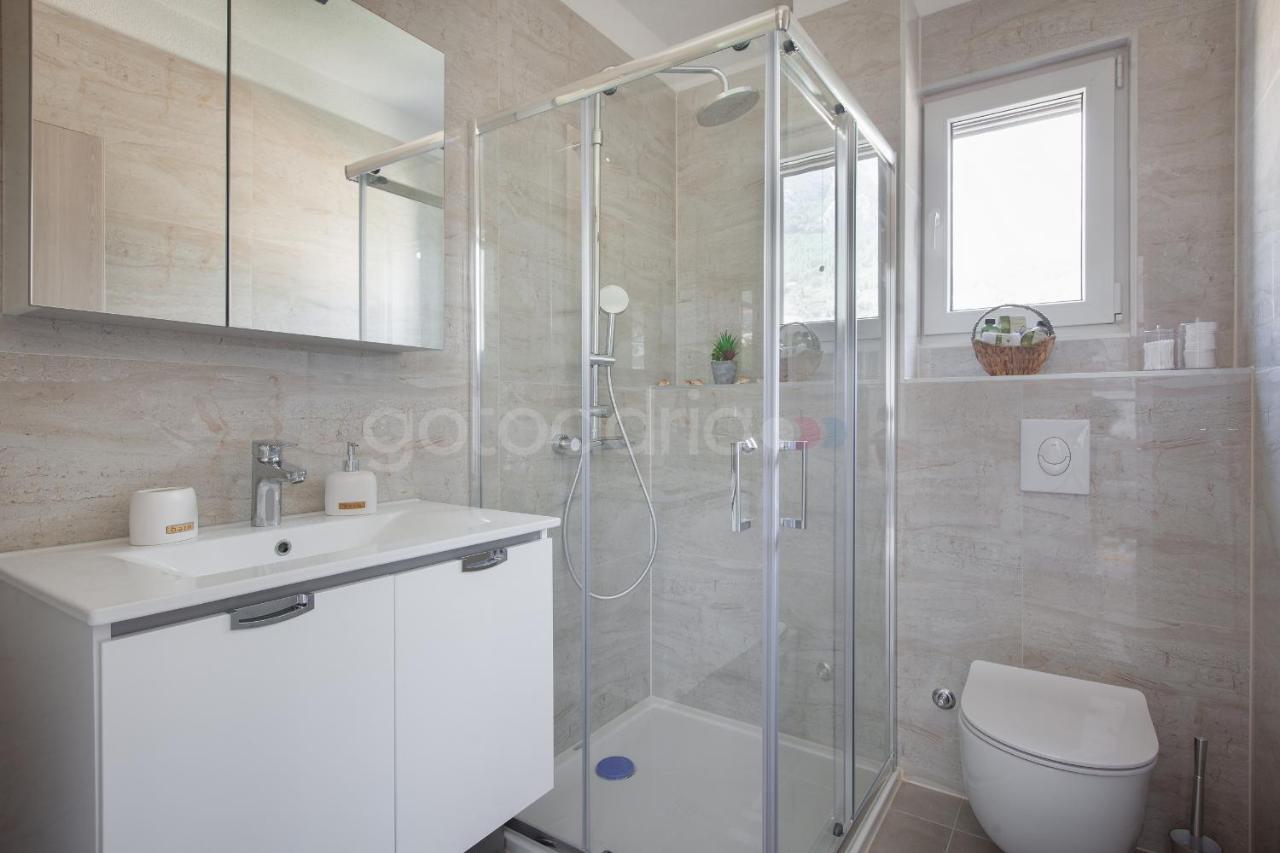 Luxury Apartment Sofia -Free Beach Parking Makarska Exterior foto
