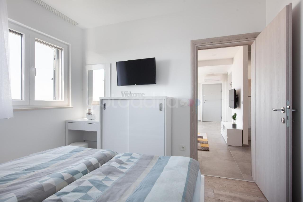 Luxury Apartment Sofia -Free Beach Parking Makarska Exterior foto